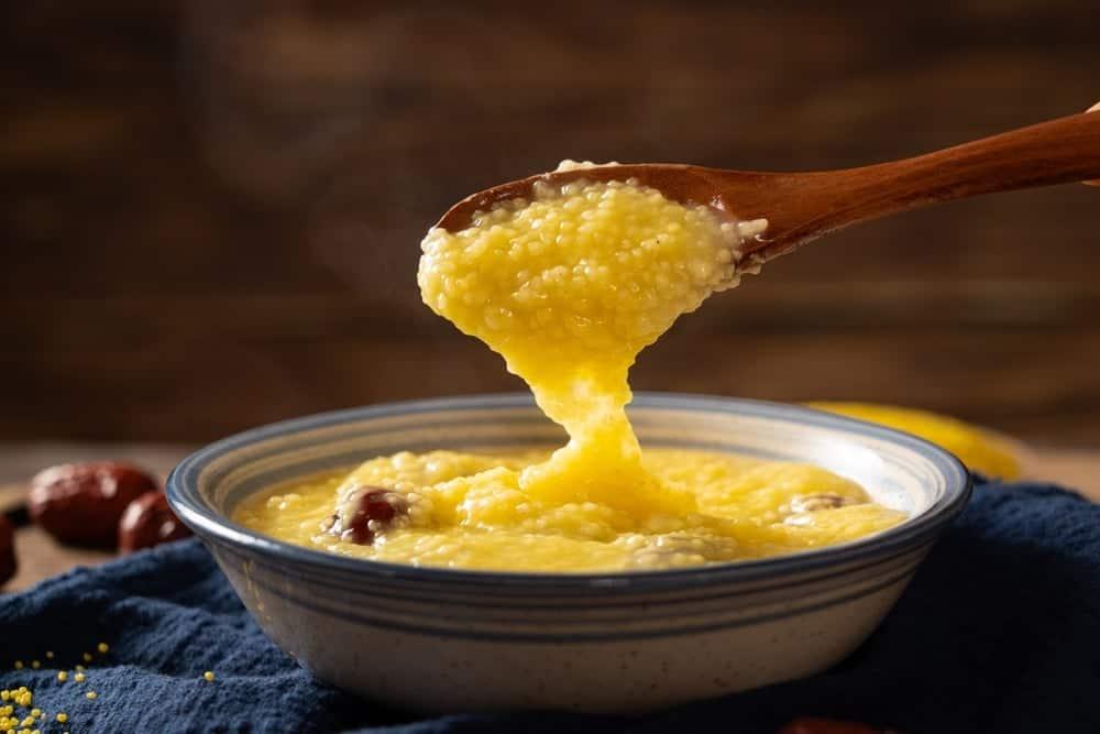 8 cách nấu cháo hạt kê cho bé ăn dặm bổ dưỡng và thơm ngon