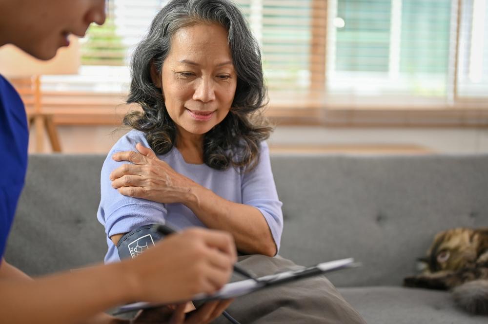 Huyết áp người trên 60 tuổi bao nhiêu là tốt?