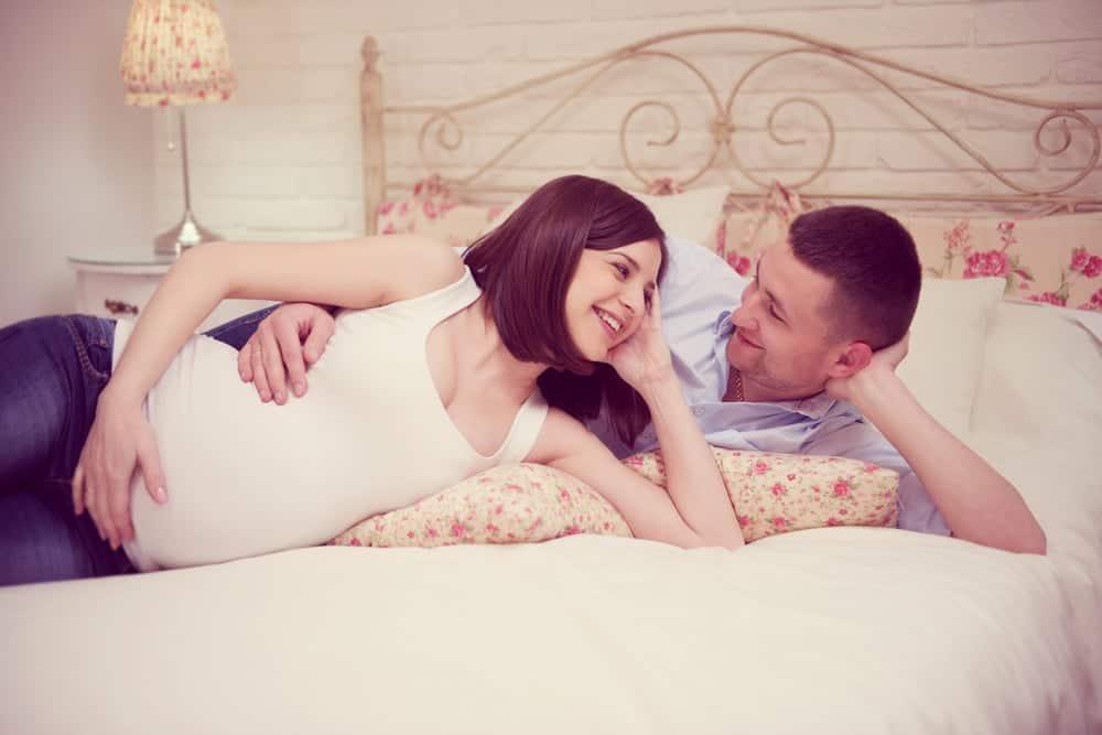 [Góc giải đáp] Phụ nữ có bầu nên quan hệ mấy lần 1 tuần?