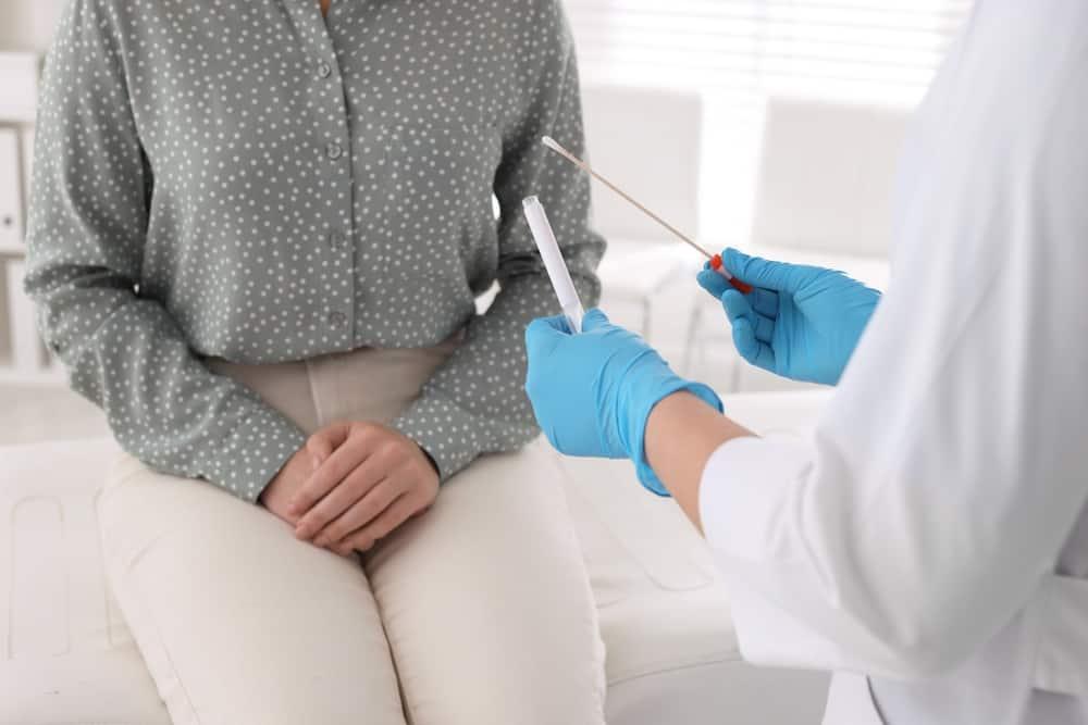 Tầm soát ung thư cổ tử cung: Liệu có cần thiết khi đã tiêm phòng HPV?