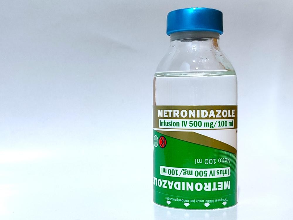 Thuốc Metronidazol 500mg/100ml là thuốc gì? Tác dụng và liều dùng