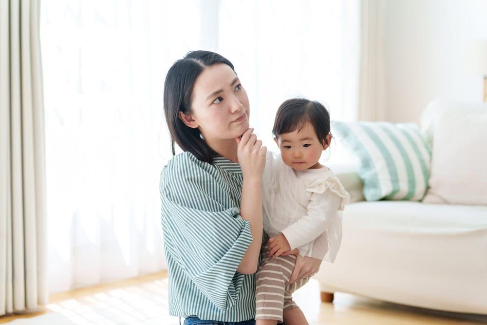 Cho trẻ uống xen kẽ 2 loại sữa công thức được không? Có an toàn không?