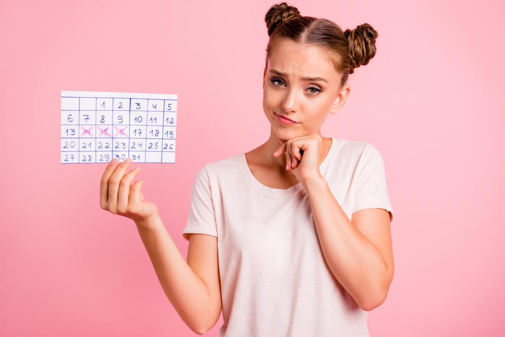 Bé bị trễ kinh ở tuổi dậy thì có sao không và phải điều trị thế nào?