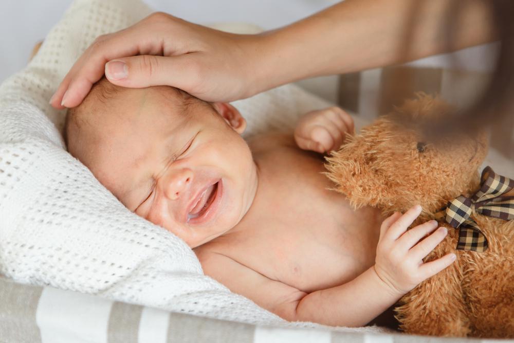 Nguyên nhân trẻ khóc đêm, ngủ không ngon và giải pháp giúp bé ngủ và mẹ giảm căng thẳng