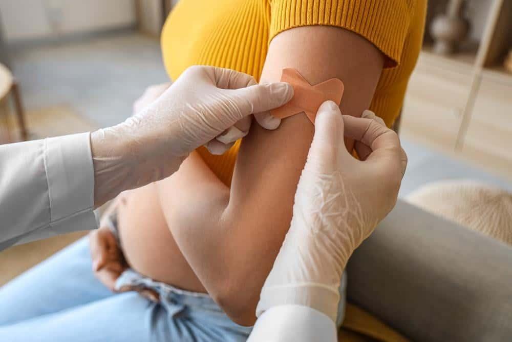 Tác dụng phụ khi tiêm uốn ván cho bà bầu cần lưu ý