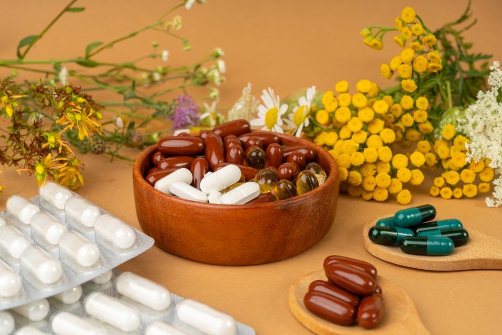 Vitamin tổng hợp là gì, dùng sao để tránh lợi bất cập hại?