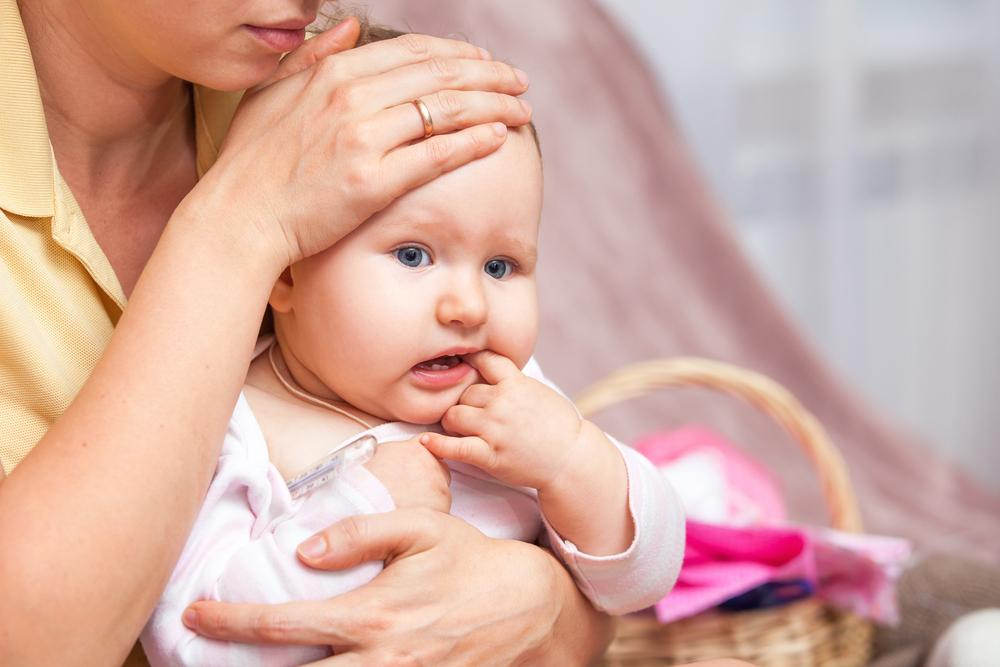 Bé sốt mọc răng và những điều cha mẹ cần biết!
