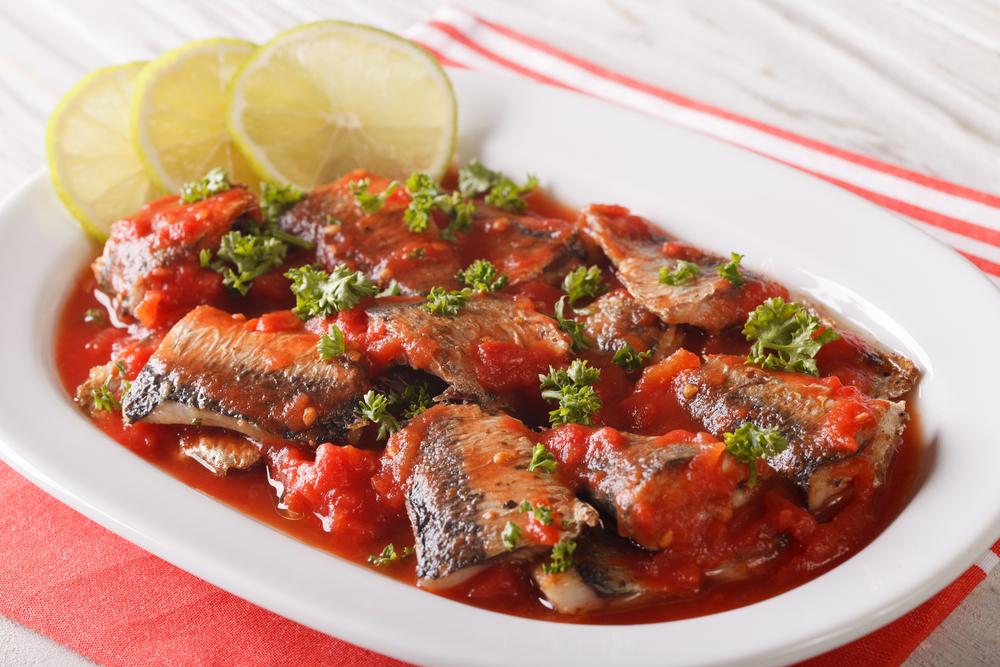 cá nục kho riềng
