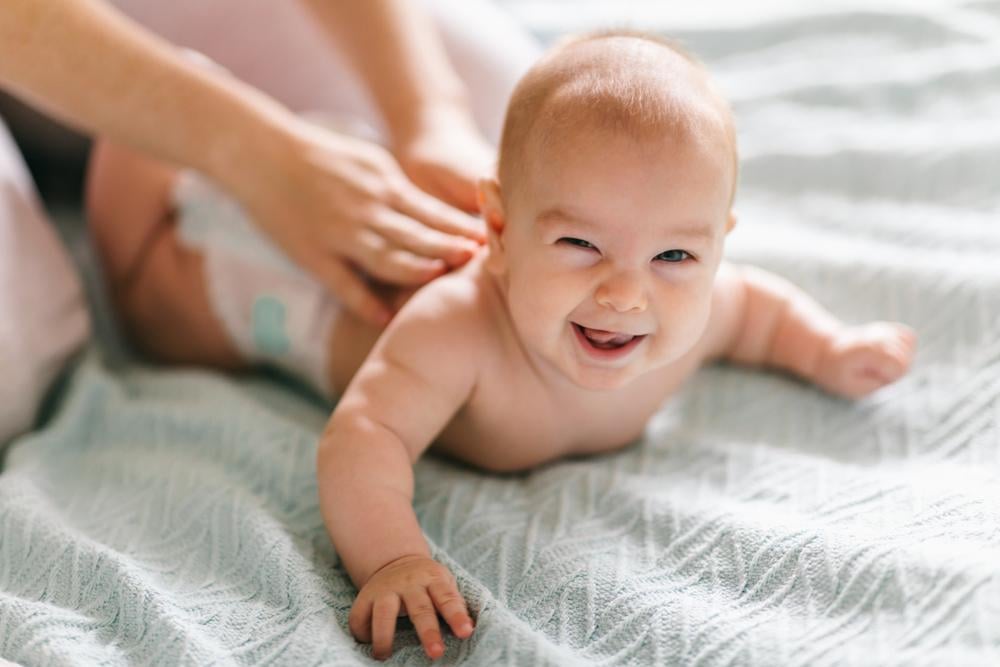 cách massage cho trẻ sơ sinh và trẻ nhỏ