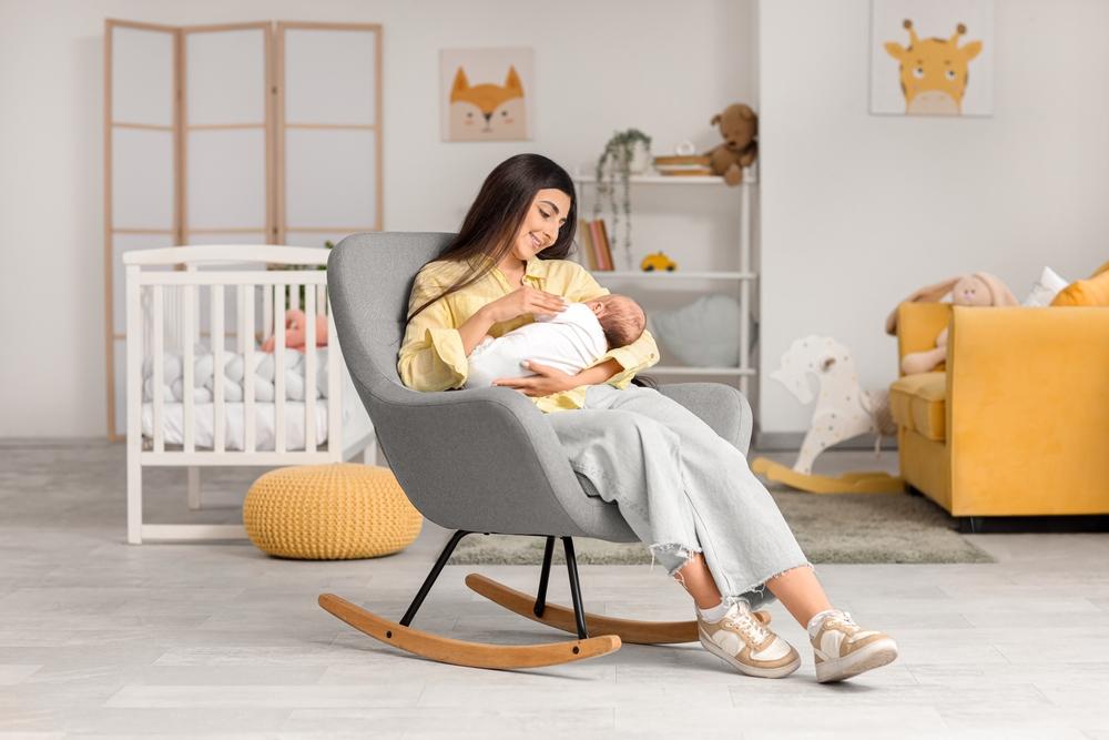 Hướng dẫn chăm sóc mẹ và bé sau sinh tháng đầu sau sinh