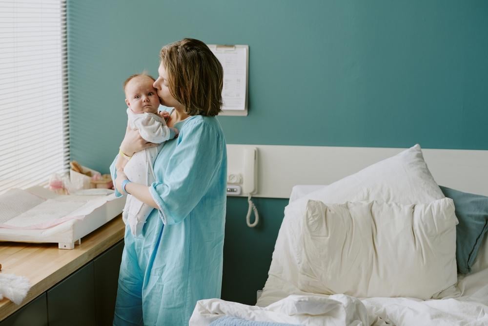 Chăm sóc sau sinh cho mẹ sinh thường, sinh mổ 