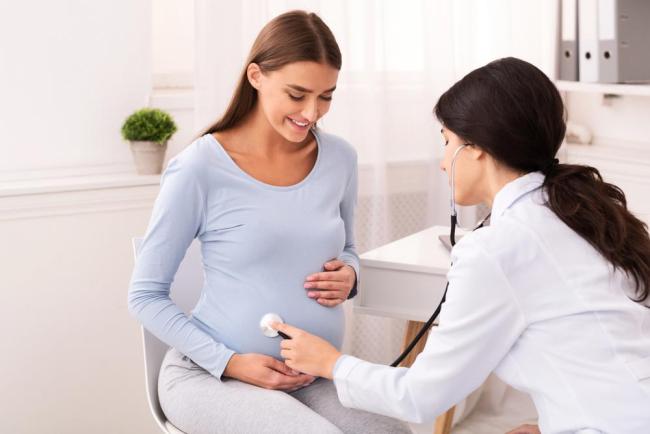 Đau xương mu khi mang thai có phải dấu hiệu chuyển dạ không? Nguyên nhân là gì?