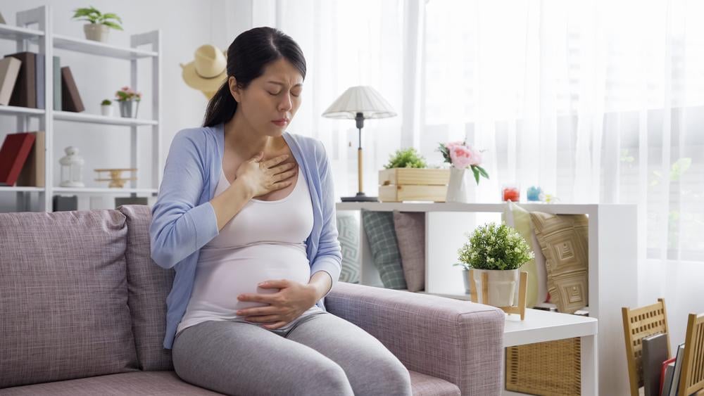dấu hiệu tiền sản giật: buồn nôn, nôn mửa đột ngột