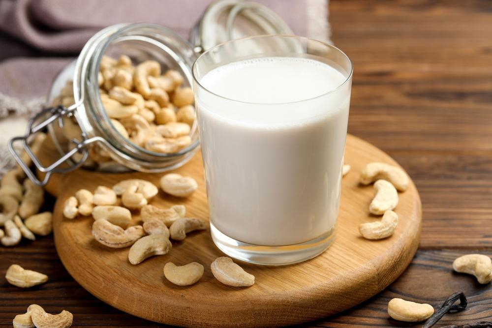 tác dụng của hạt điều: sữa hạt điều