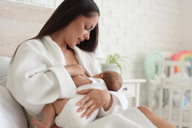 16 lợi ích thiết thực cho cả mẹ và bé khi nuôi con bằng sữa mẹ