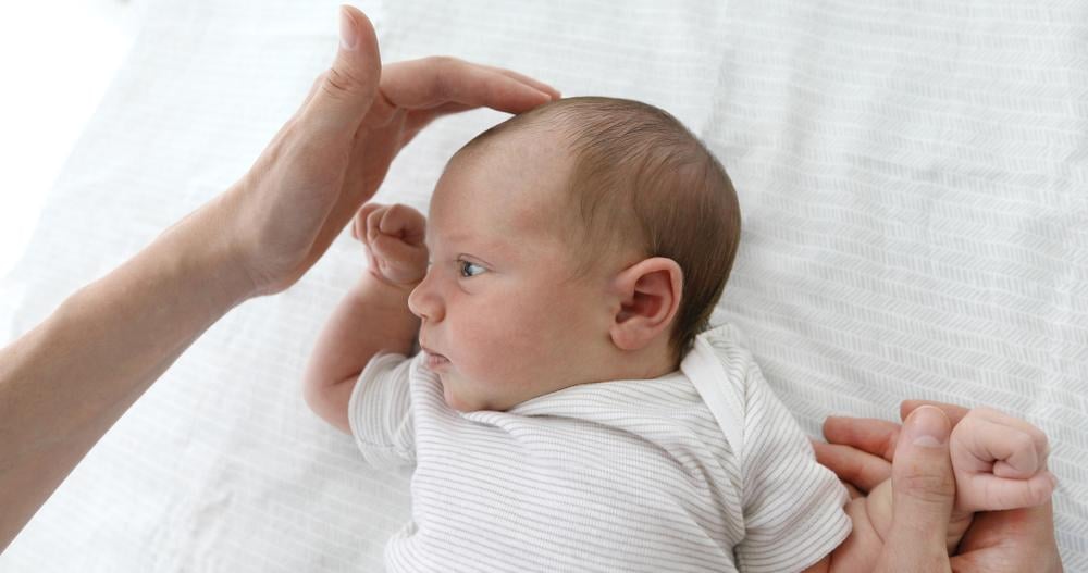 thóp lõm ở trẻ sơ sinh
