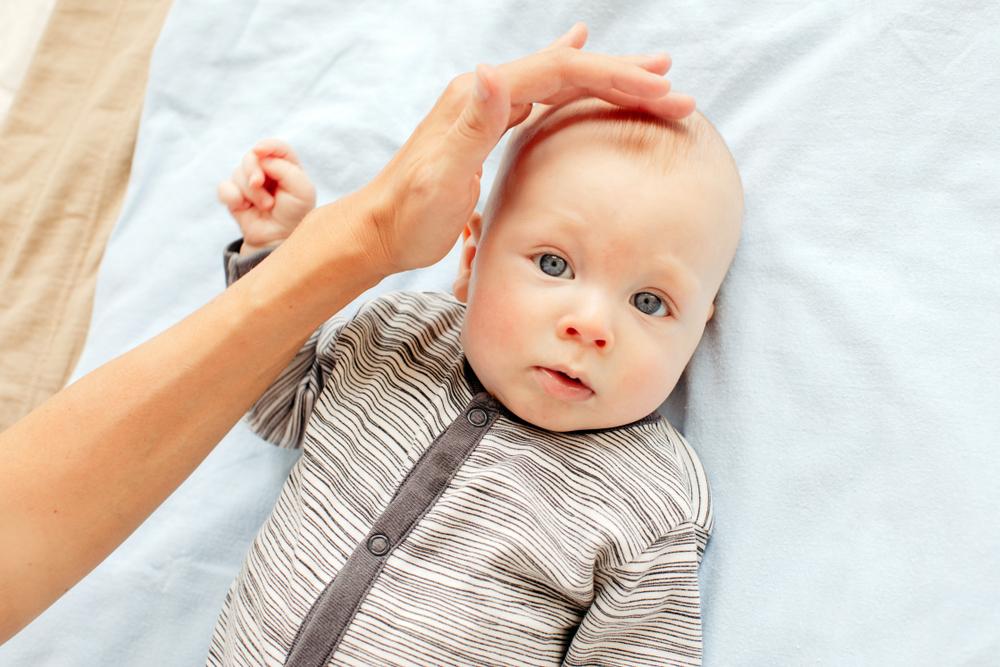 thóp trẻ sơ sinh bị phồng