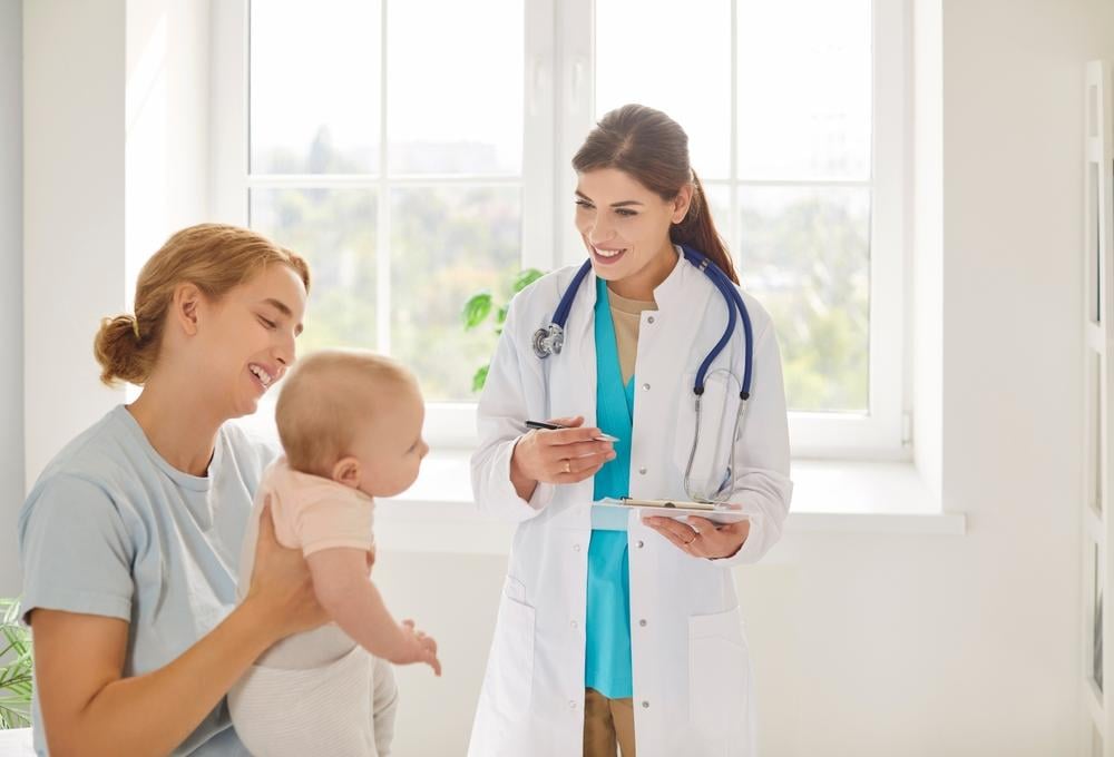trẻ sơ sinh bị tưa lưỡi 