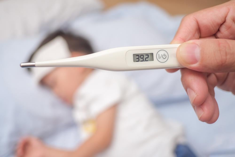 Dấu hiệu khi bé bị sốt.