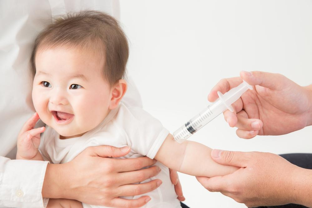 trẻ đang sổ mũi có tiêm phòng cúm được không