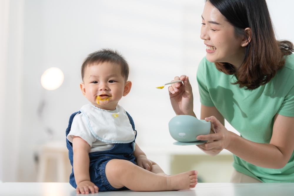Ăn dặm không nước mắt: 9 bí quyết để mẹ nhàn, bé vui