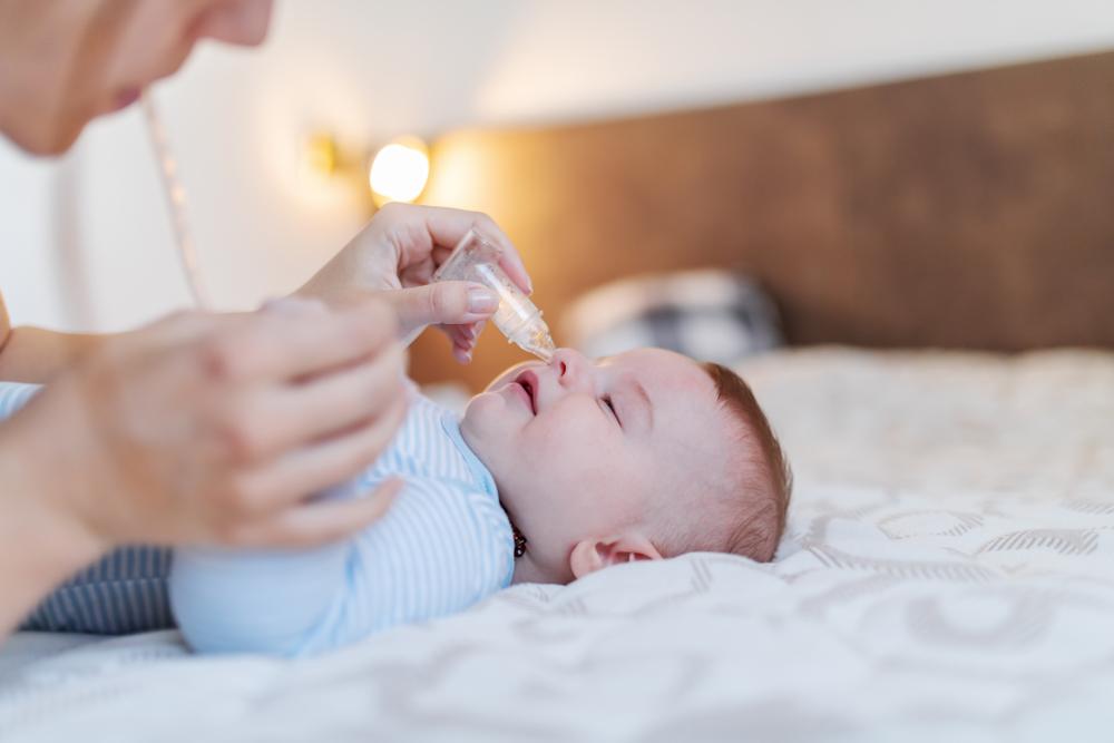 Cách vệ sinh mũi cho trẻ sơ sinh đúng và an toàn tại nhà