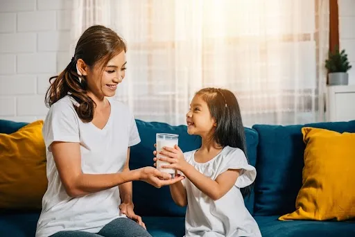 đạm sữa giúp bé tiêu hóa khỏe