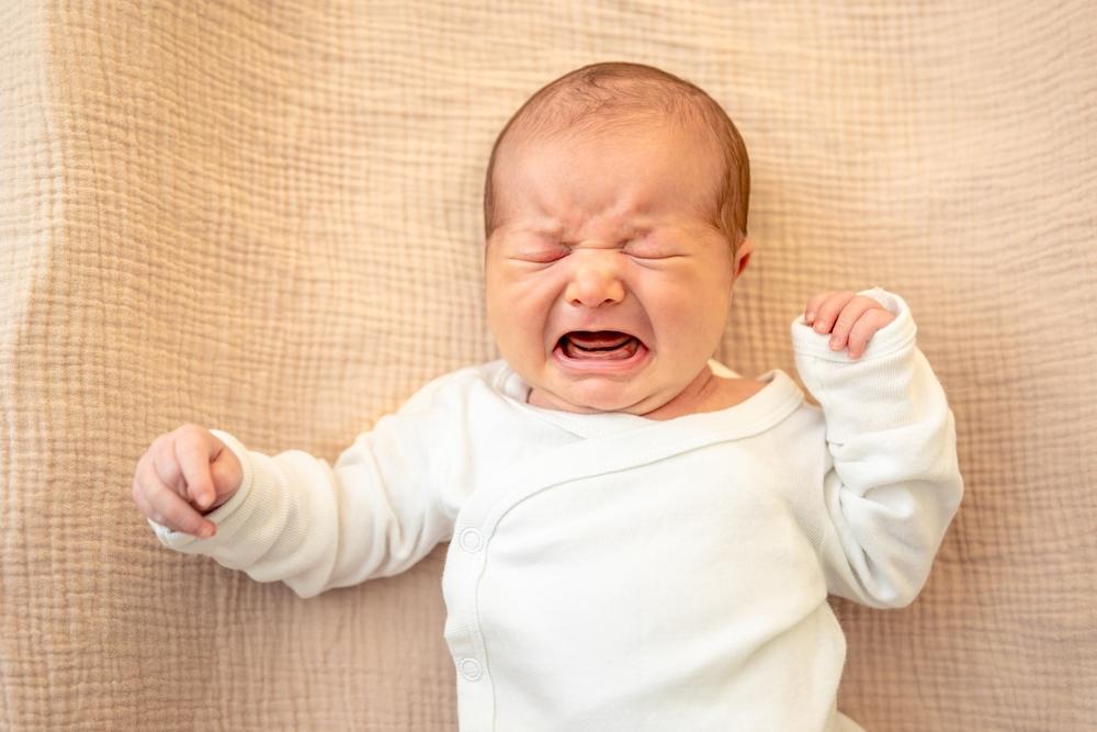 Mất nước là dấu hiệu trẻ sơ sinh bị tiêu chảy nghiêm trọng.