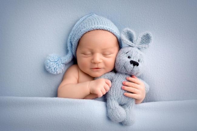 Giấc ngủ của trẻ sơ sinh: Đặc điểm và các giai đoạn cần biết