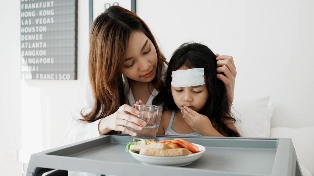 Trẻ bị sốt nên ăn gì? 5 thực phẩm giúp bé nhanh khỏi bệnh