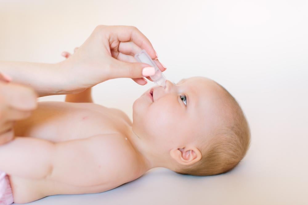 Cách xử trí khi trẻ sơ sinh bị sổ mũi.