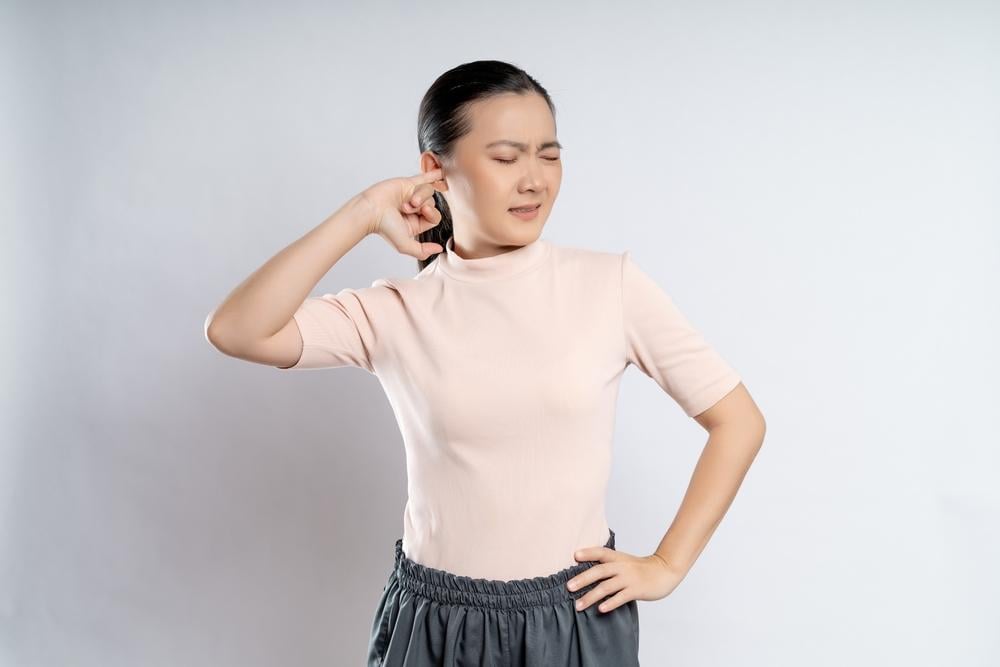 Ngứa tai phải: Nguyên nhân, dấu hiệu và cách xử lý y tế an toàn
