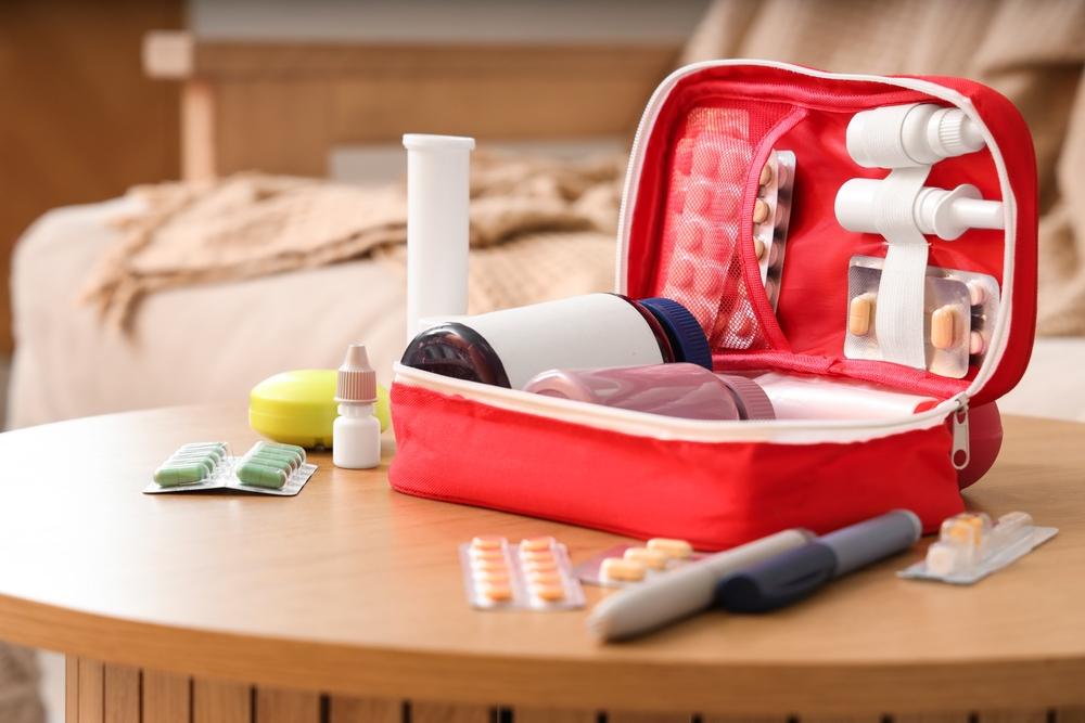 Tủ thuốc gia đình cần có những gì?