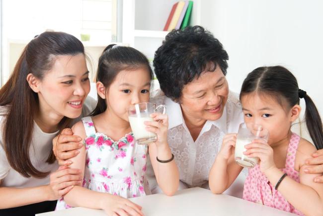 Review 5 sữa công thức hỗ trợ đề kháng phù hợp cho trẻ sinh mổ sau cai sữa