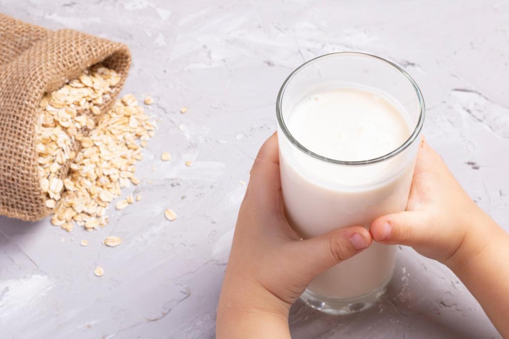 Sữa thực vật cho bé: Góc nhìn đầy đủ sau những tranh cãi!