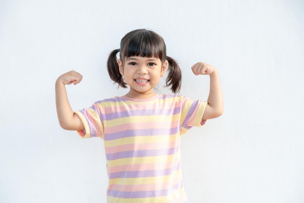 tang-suc-de-khang-cho-tre-hay-om-vat