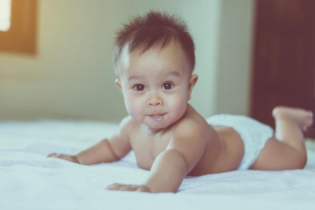Trẻ sơ sinh hay bị trớ có sao không? Cách chăm sóc và hạn chế nôn trớ hiệu quả