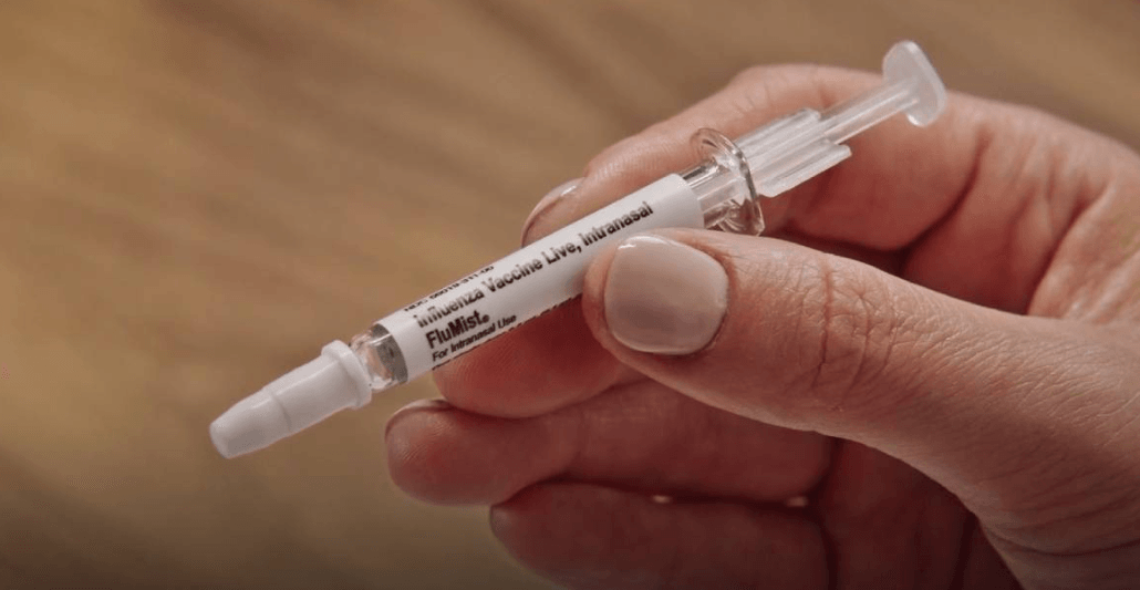 HOT Vắc xin cúm dạng xịt FluMist: Giải pháp ngừa cúm mới cho trẻ sợ kim tiêm