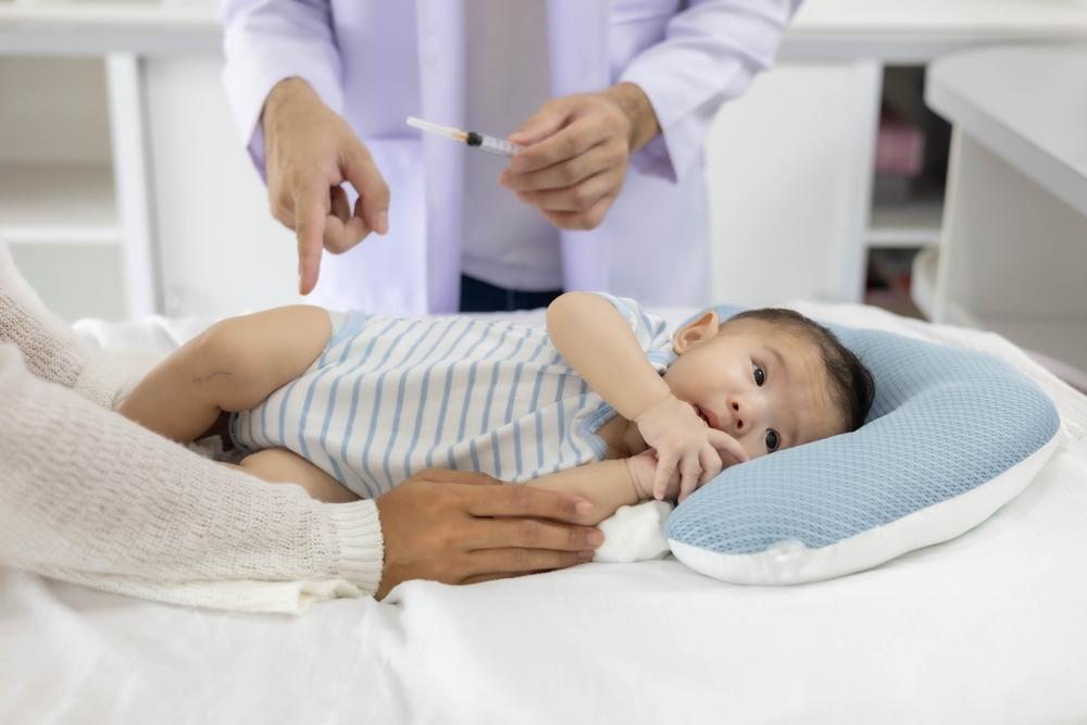 Vaccine tay chân miệng: Lịch tiêm, giá thành và những điều cần biết